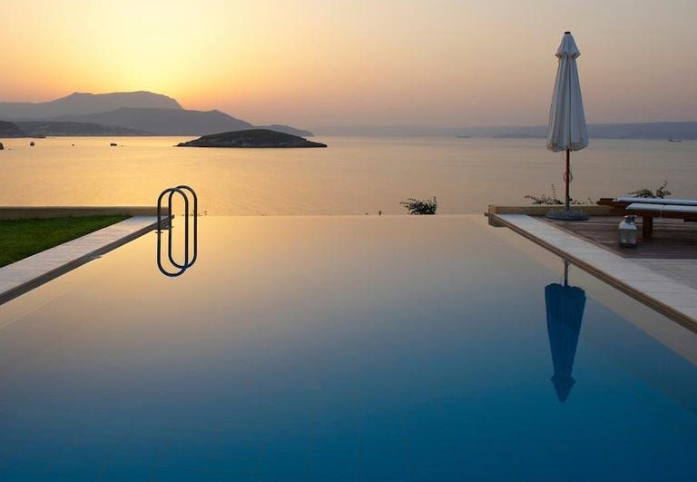 Appartamento in stabilimento balneare con piscina e posto auto  : appartamento  In vendita  Lido di Camaiore