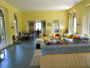 Focette, Villa con parco (8 Pax) 300 metri dal mare : villa singola In vendita  Marina di Pietrasanta