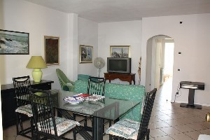 Lido di Camaiore, piano secondo vista mare : appartamento In vendita  Lido di Camaiore